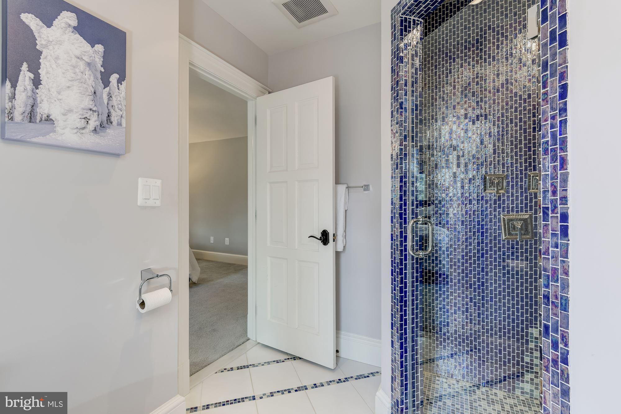 GREENWICH FOREST - Residential