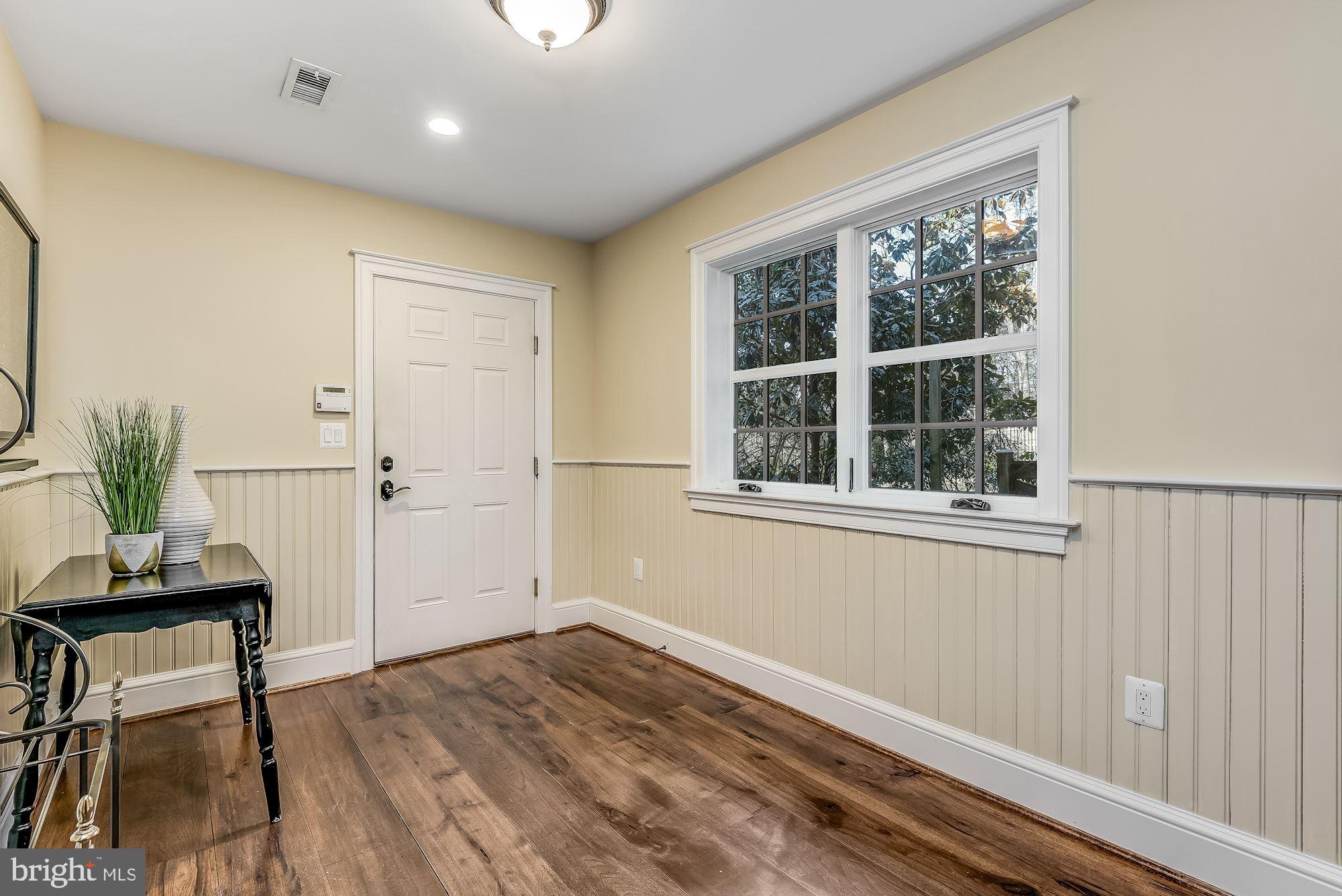 GREENWICH FOREST - Residential