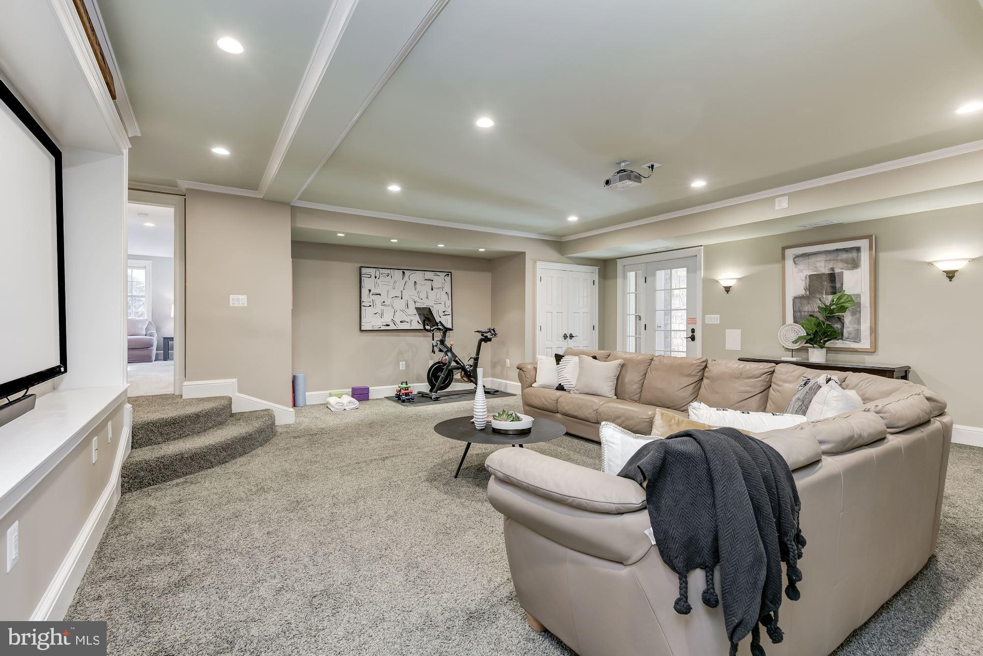 GREENWICH FOREST - Residential