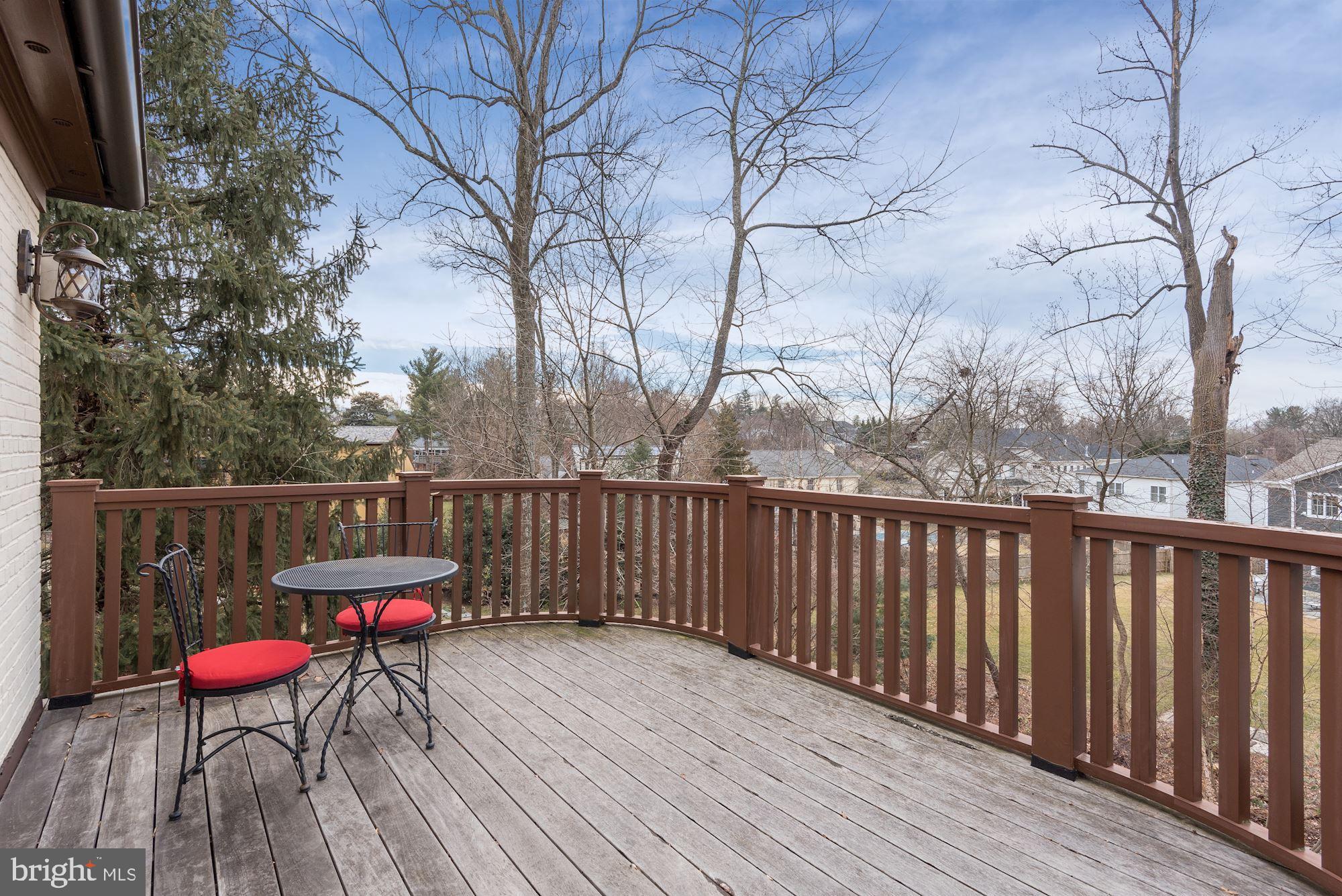 GREENWICH FOREST - Residential