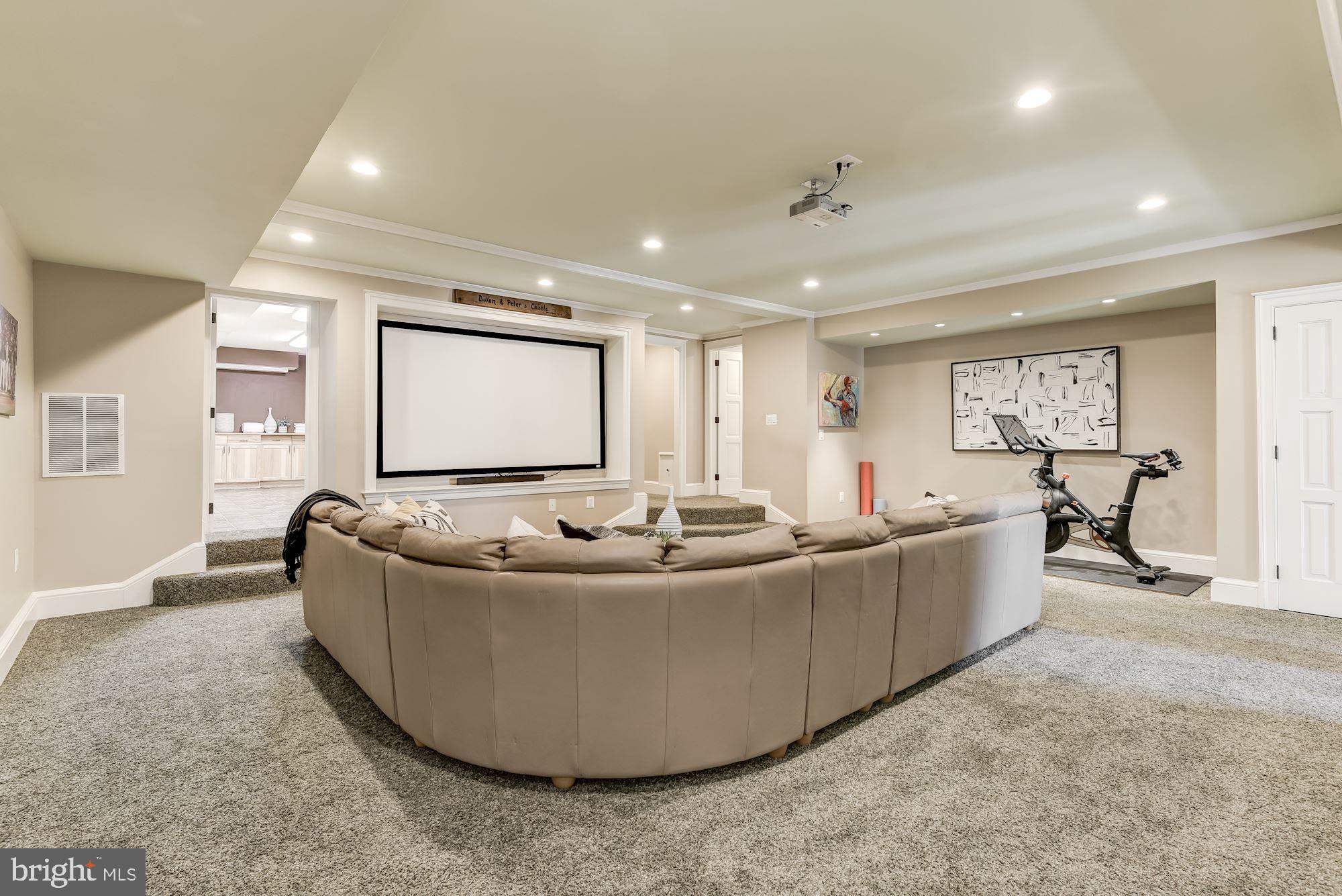 GREENWICH FOREST - Residential