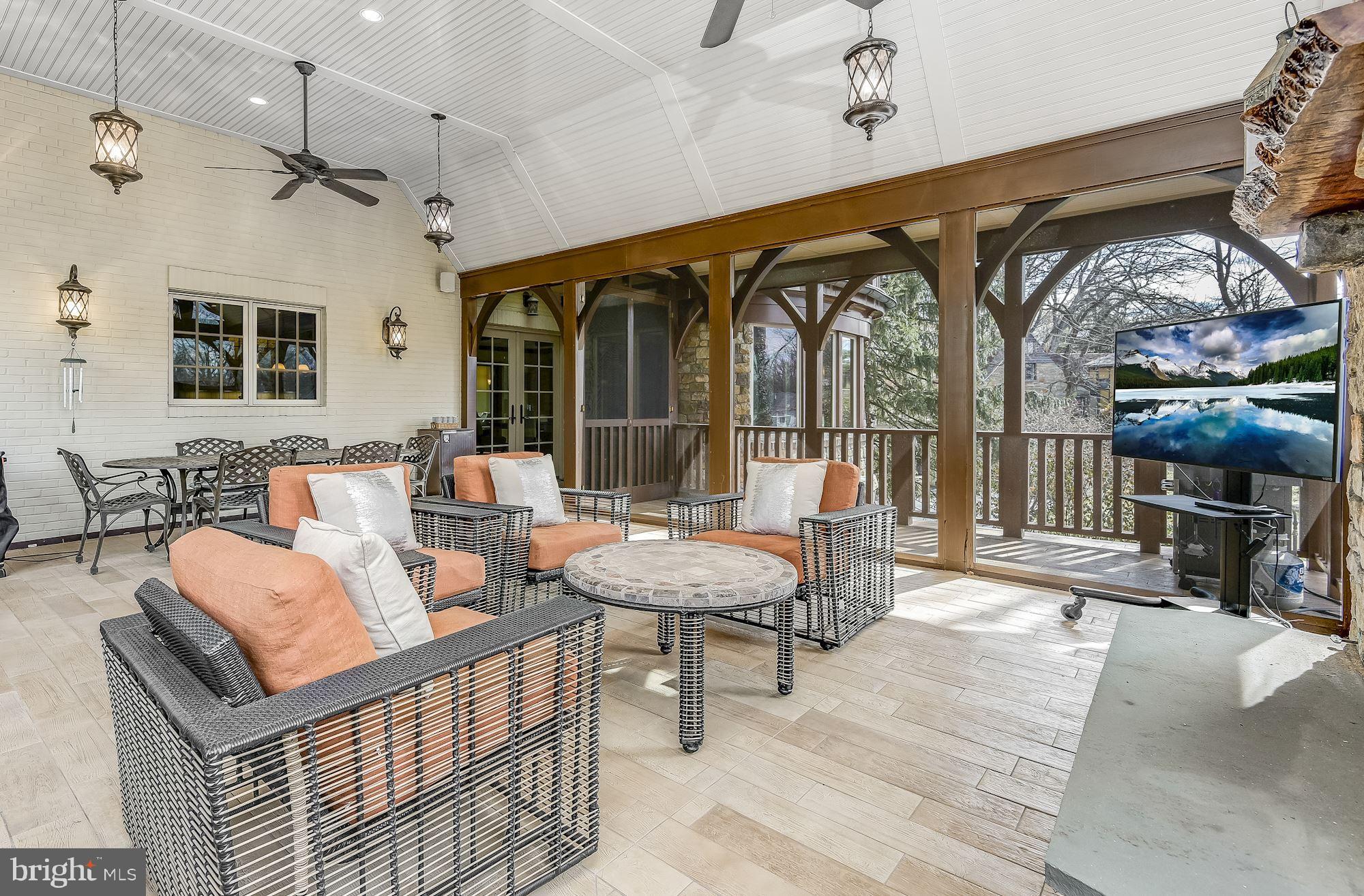 GREENWICH FOREST - Residential