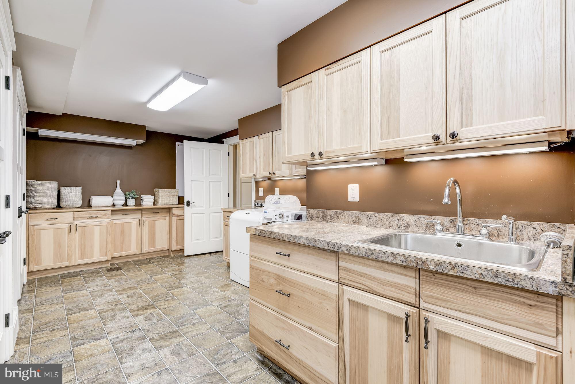 GREENWICH FOREST - Residential