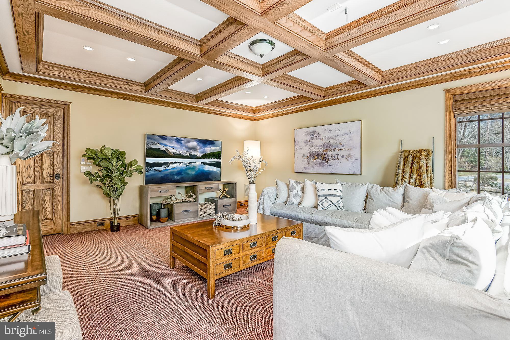 GREENWICH FOREST - Residential