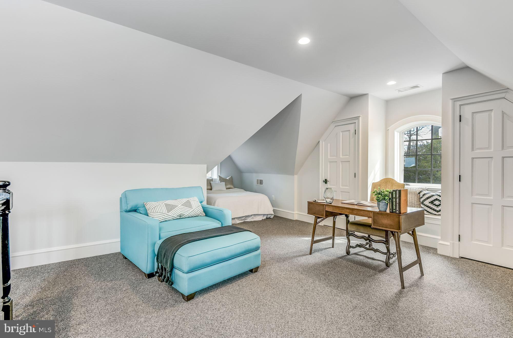 GREENWICH FOREST - Residential