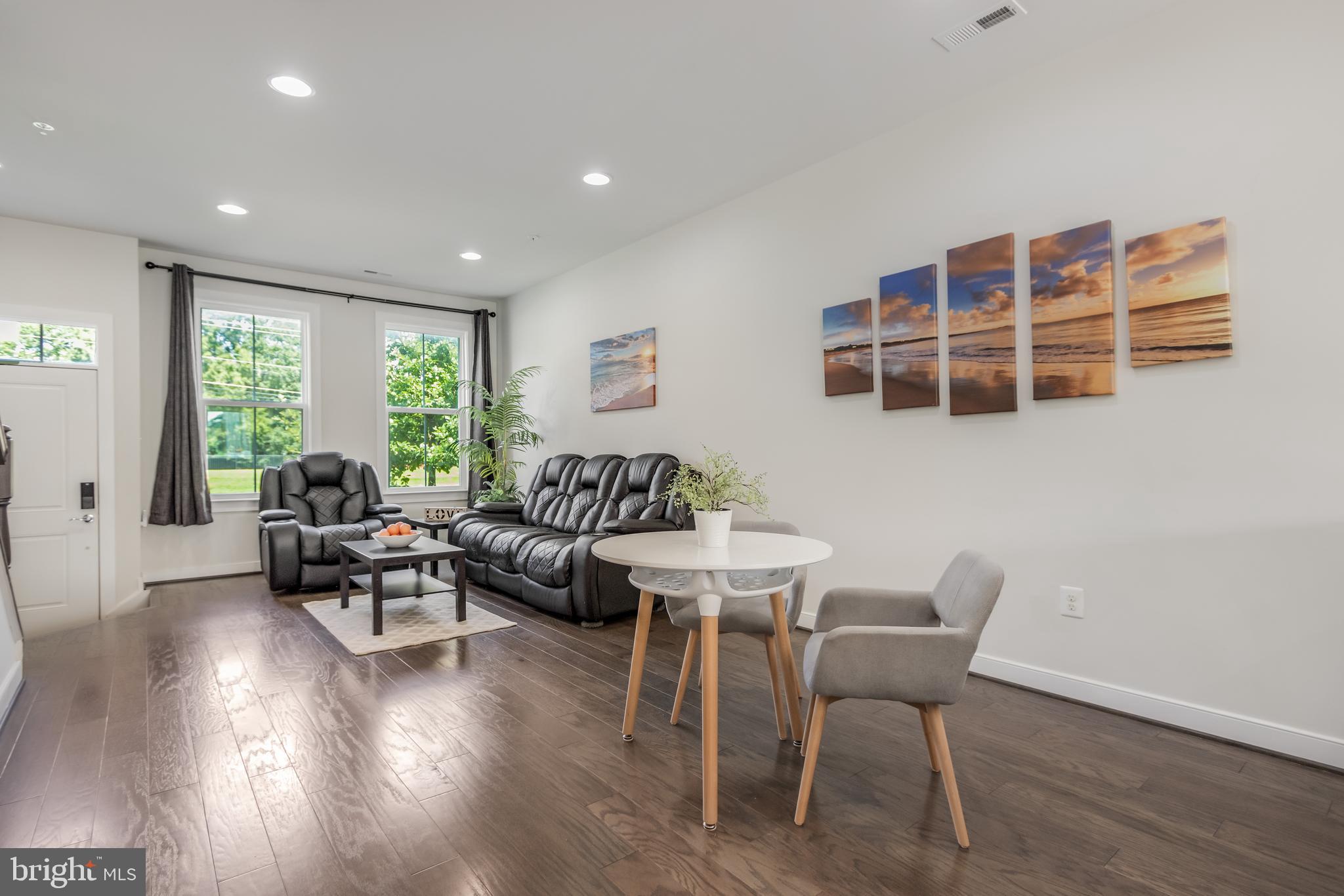 CROWN FARM - Residential