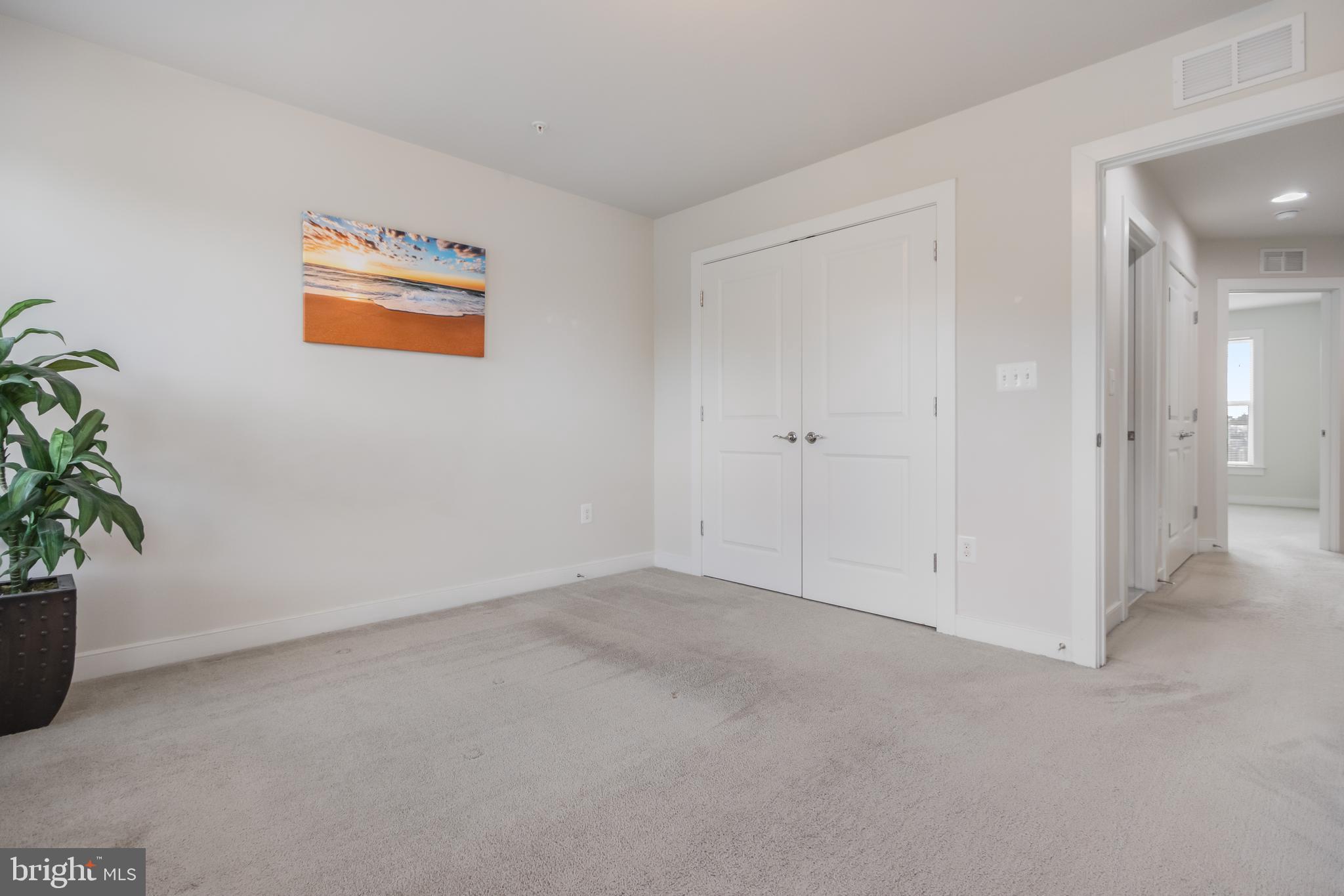 CROWN FARM - Residential