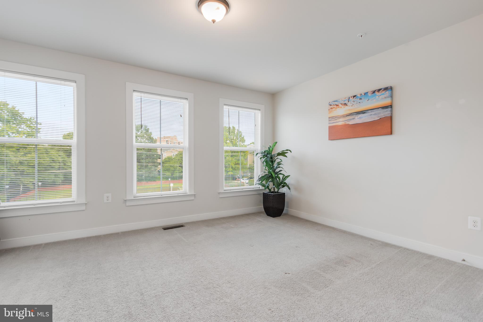 CROWN FARM - Residential