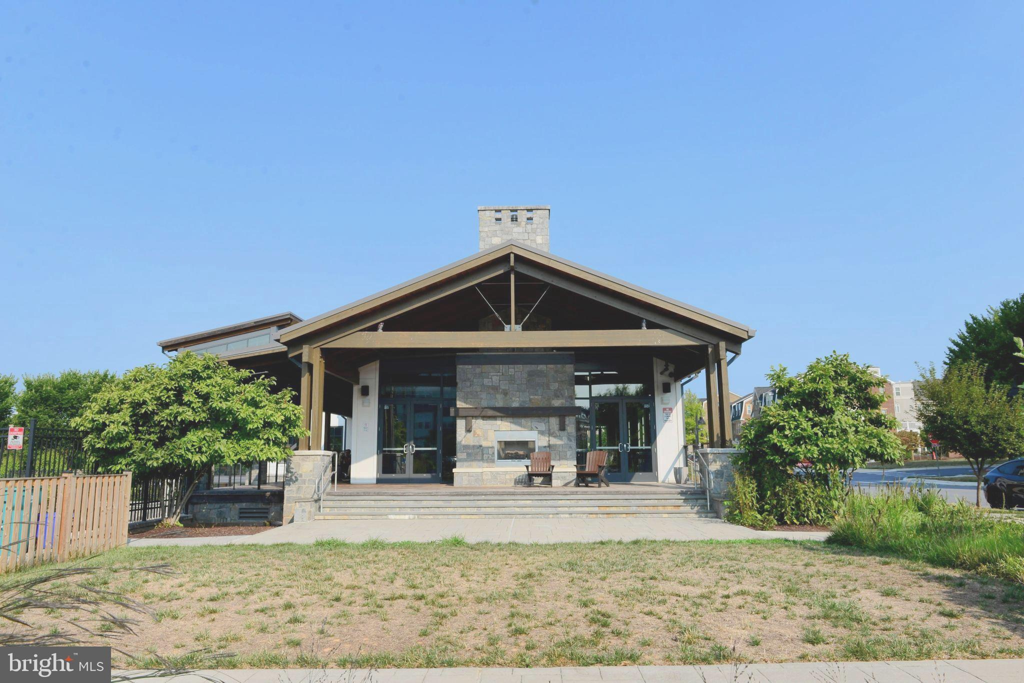 CROWN FARM - Residential