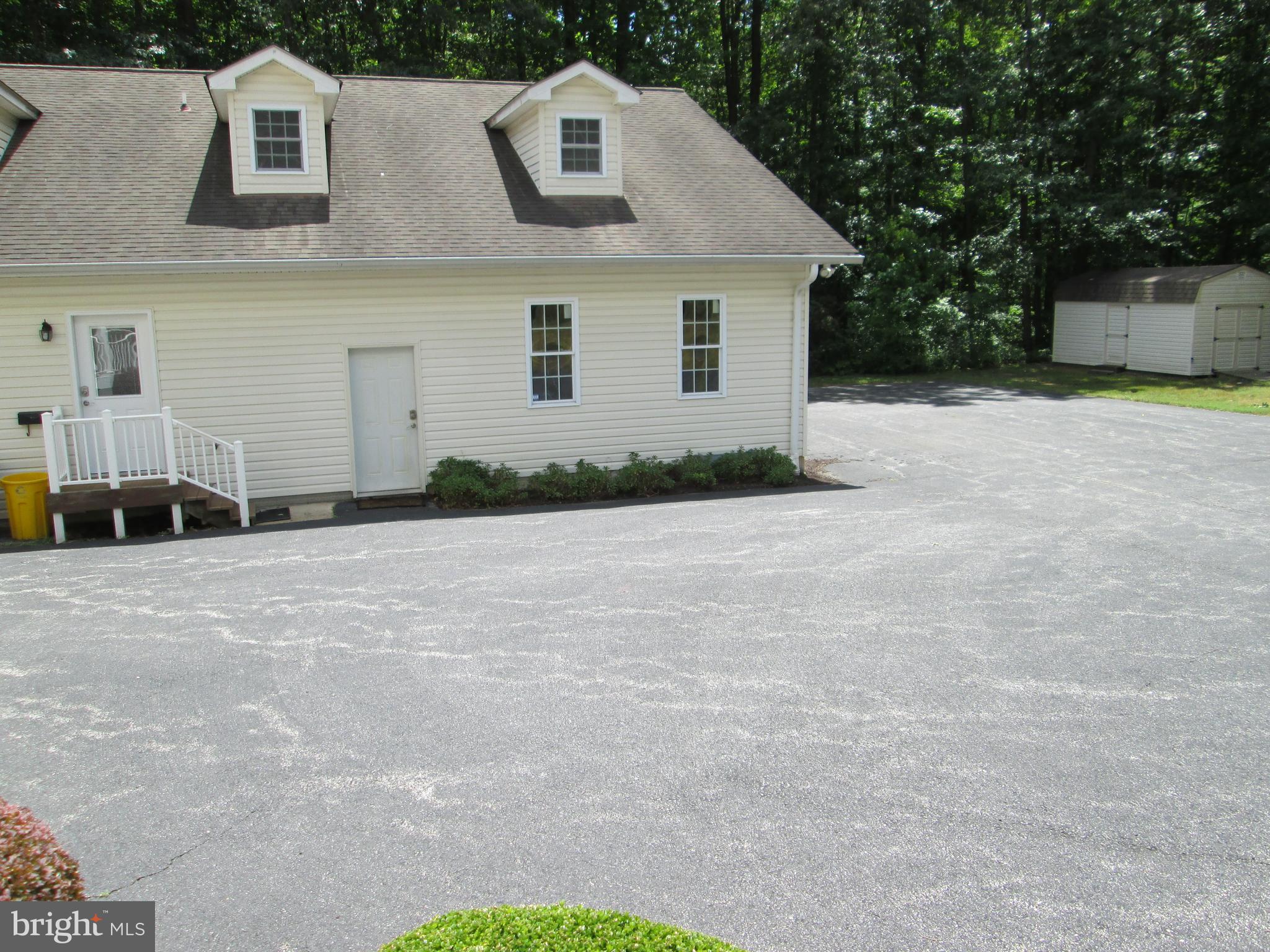 REGULARS - Residential Lease