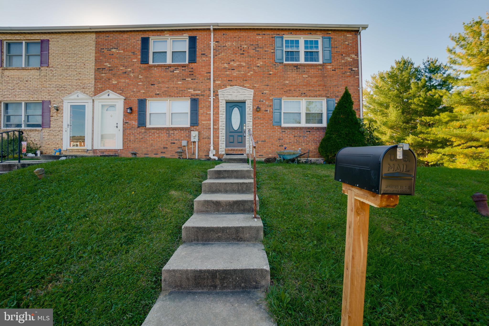 VILLAGE OF OLD HARFORD - Residential