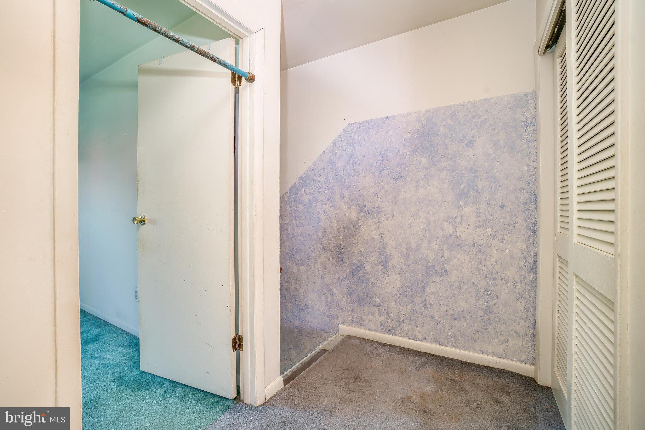 VILLAGE OF OLD HARFORD - Residential