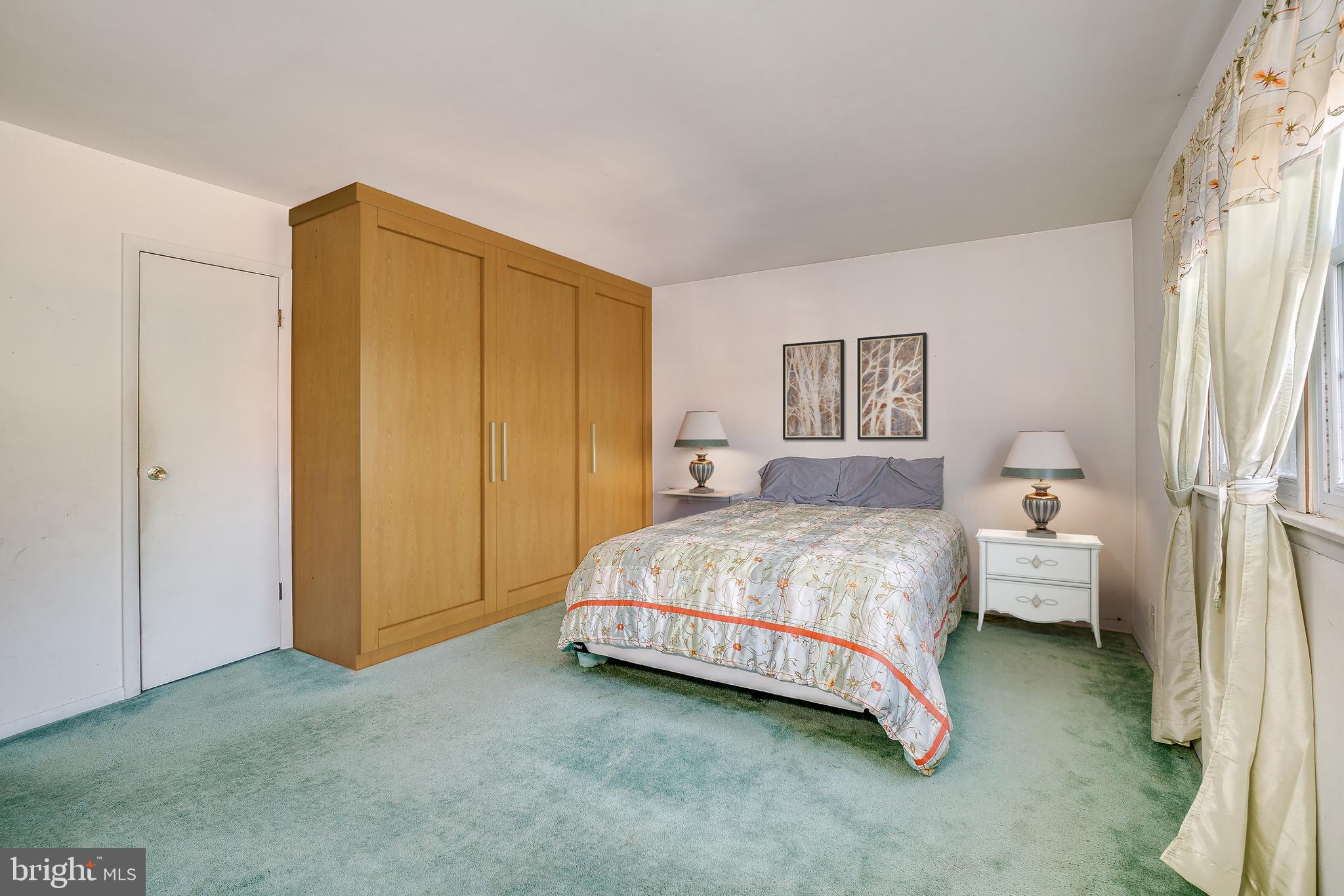 VILLAGE OF OLD HARFORD - Residential