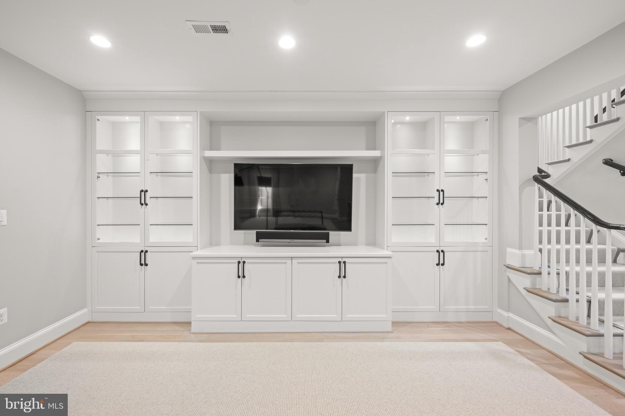 WESTBORO - Residential