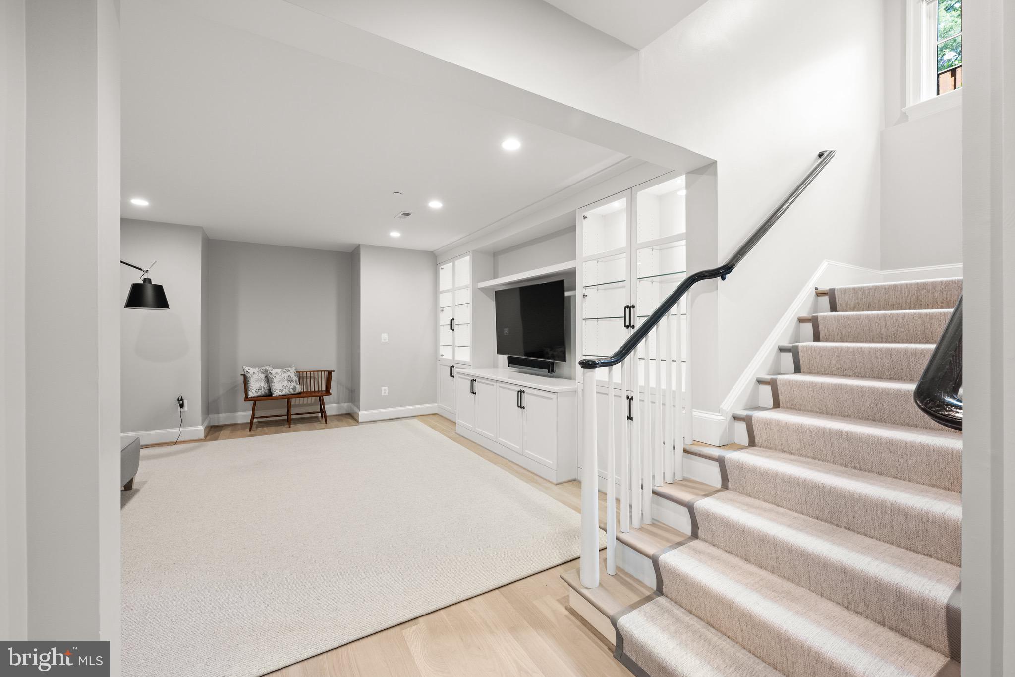 WESTBORO - Residential