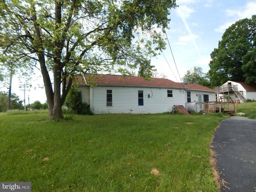 ESTATE SALE. Priced to sell. Great investment potential as a rental or REHAB OPPORTUNITY!!, Conveniently located to shopping and major highways and interstates. Nice exterior features vinyl siding all trim  wrapped in aluminum coil stock, Updated double pane windows recently blacktopped driveway with 7-8 car capacity. Interior needs updating and remodeling.Large corner lot