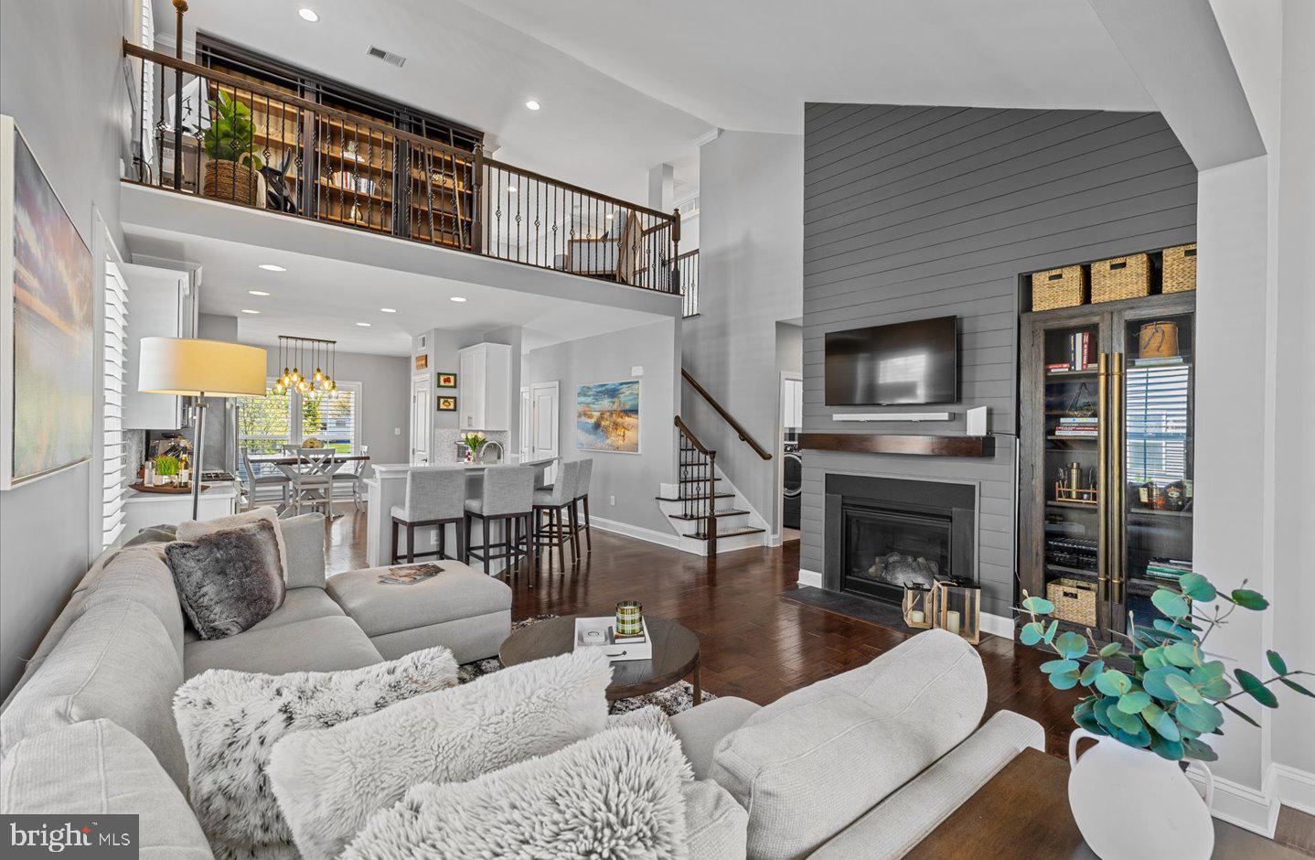 GRANDE AT CANAL POINTE - Residential