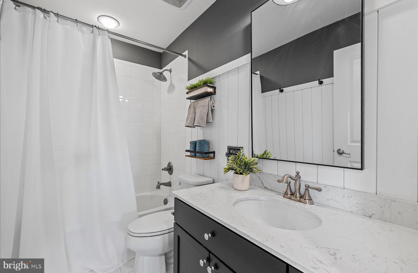GRANDE AT CANAL POINTE - Residential