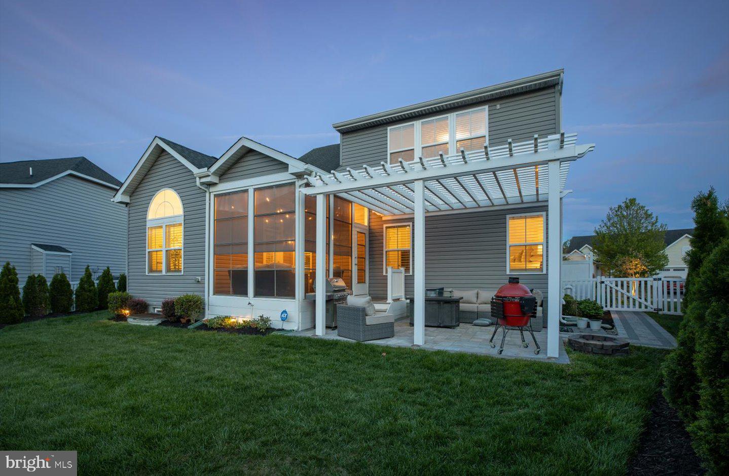 GRANDE AT CANAL POINTE - Residential