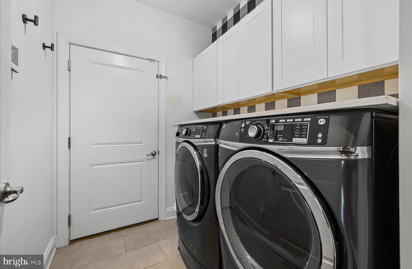 GRANDE AT CANAL POINTE - Residential