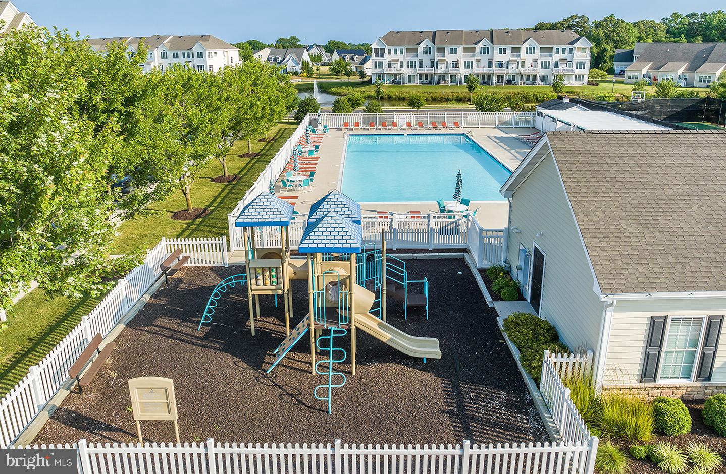 GRANDE AT CANAL POINTE - Residential