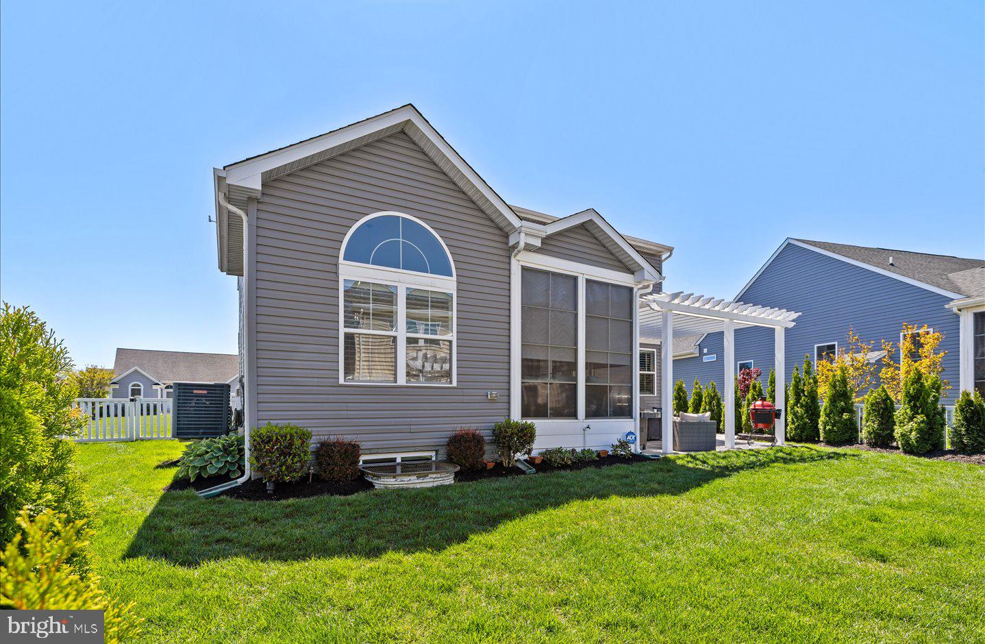 GRANDE AT CANAL POINTE - Residential