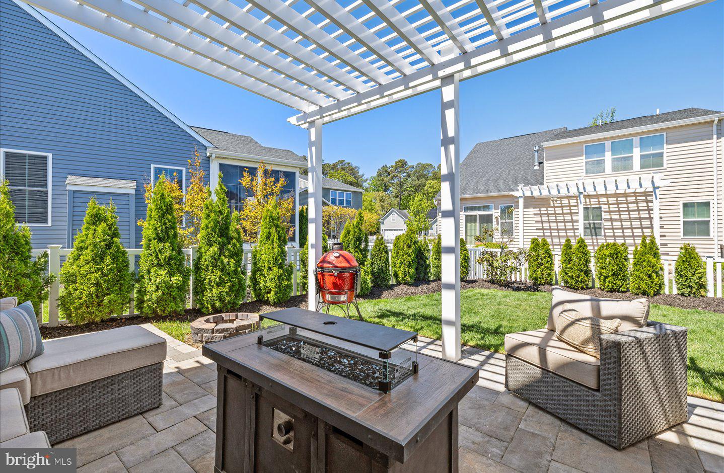 GRANDE AT CANAL POINTE - Residential