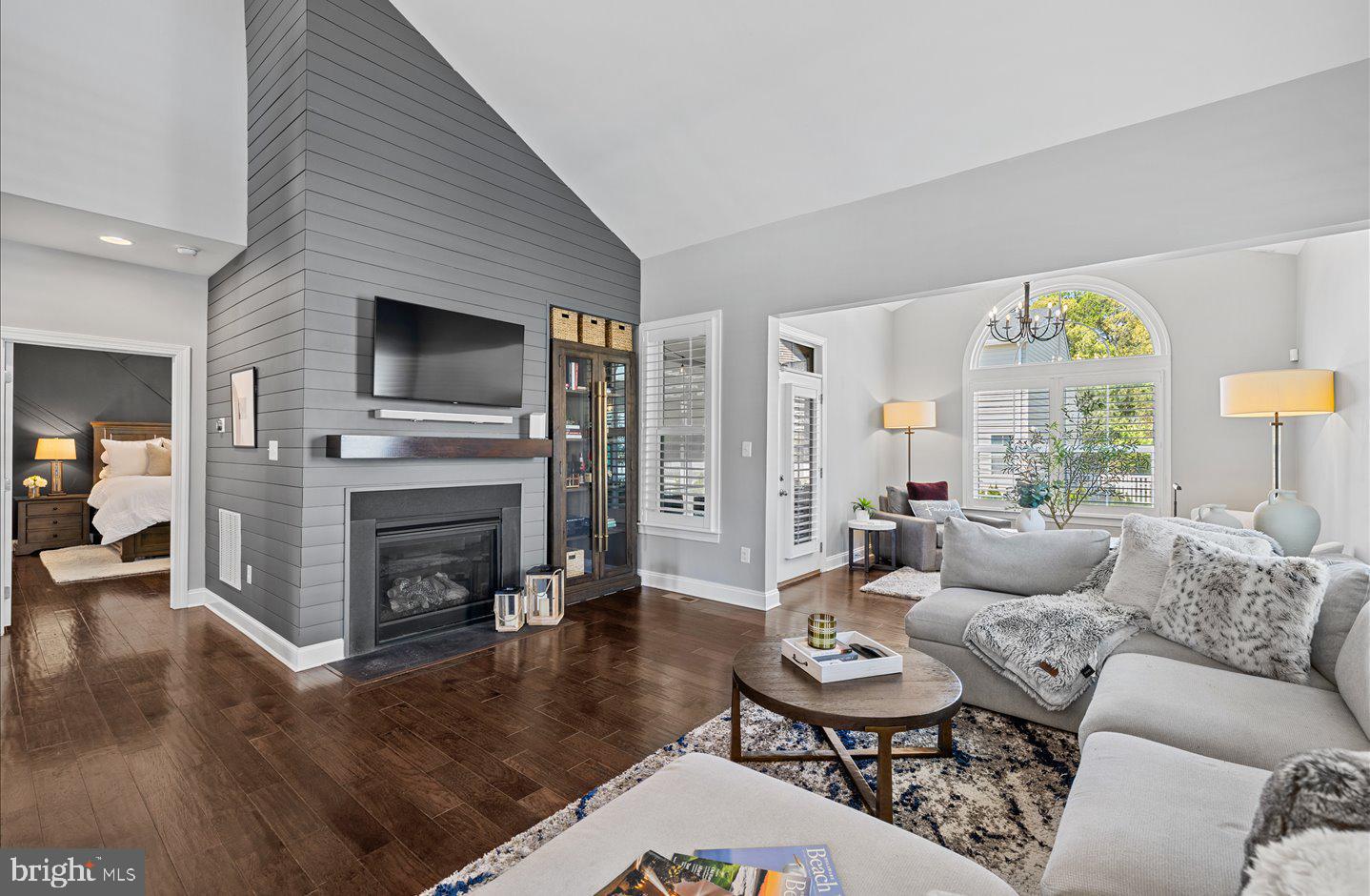 GRANDE AT CANAL POINTE - Residential
