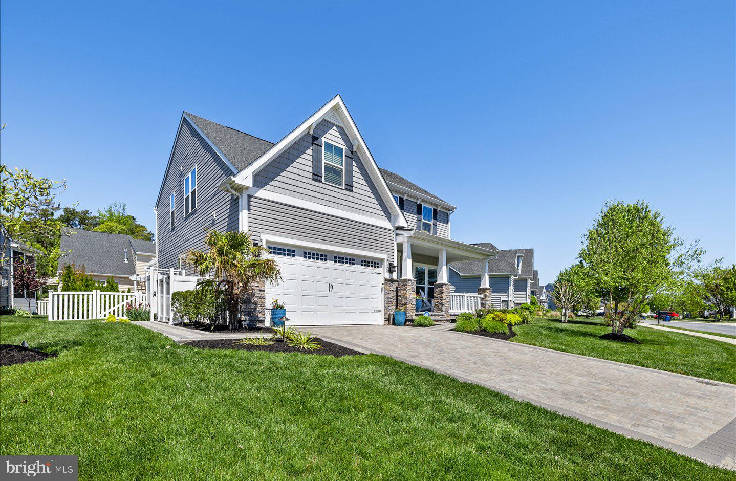 GRANDE AT CANAL POINTE - Residential