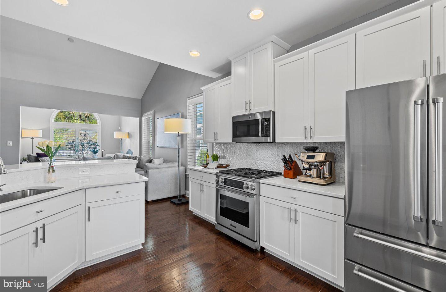 GRANDE AT CANAL POINTE - Residential