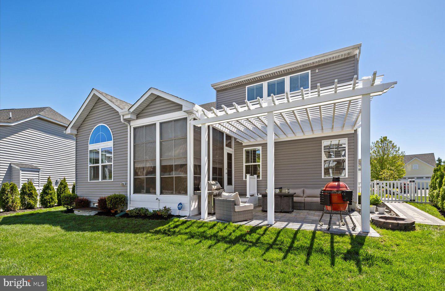 GRANDE AT CANAL POINTE - Residential