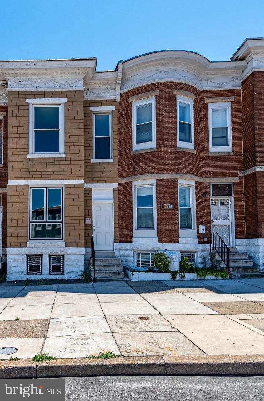 2019 E NORTH AVENUE