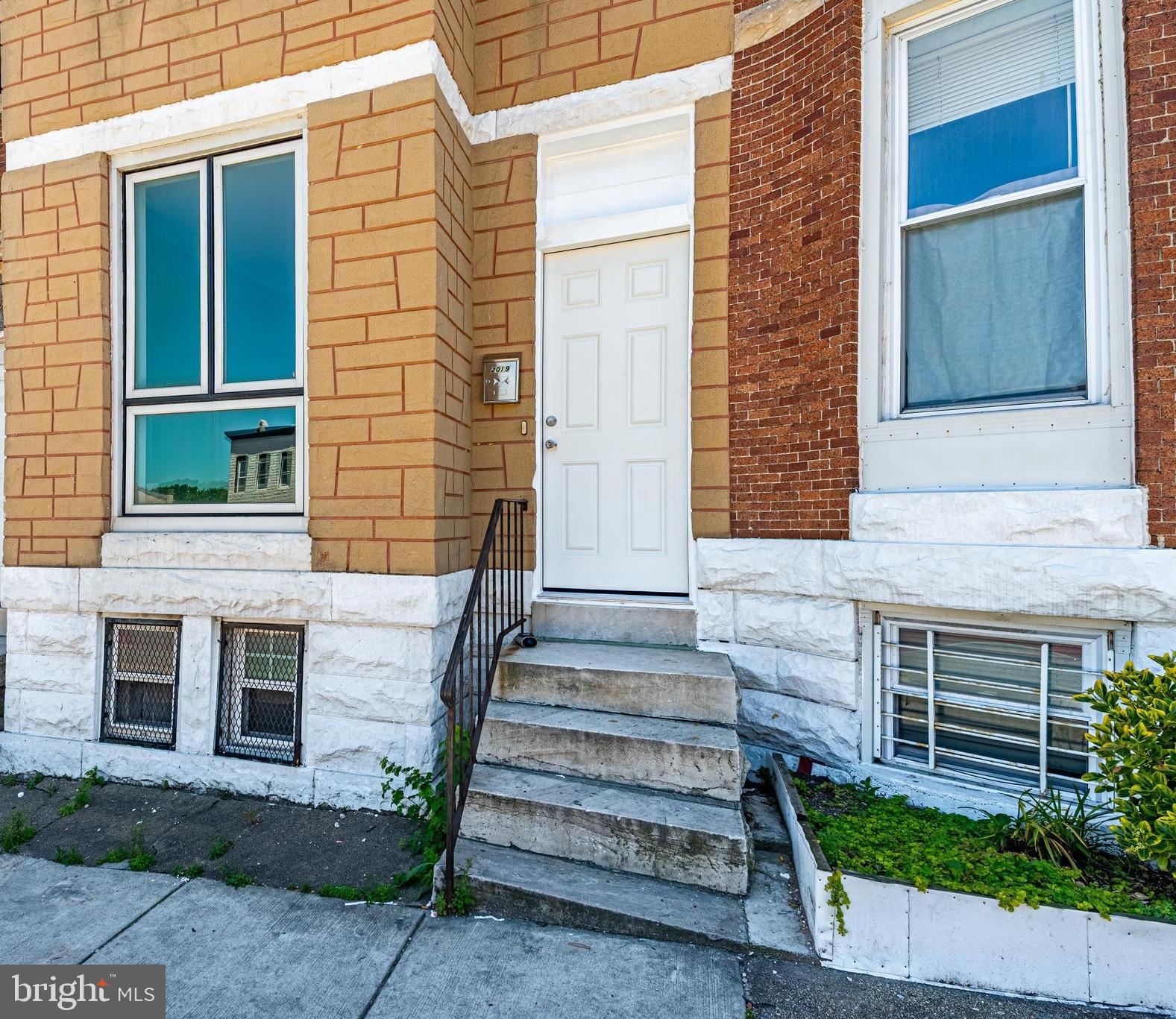 2019 E NORTH AVENUE