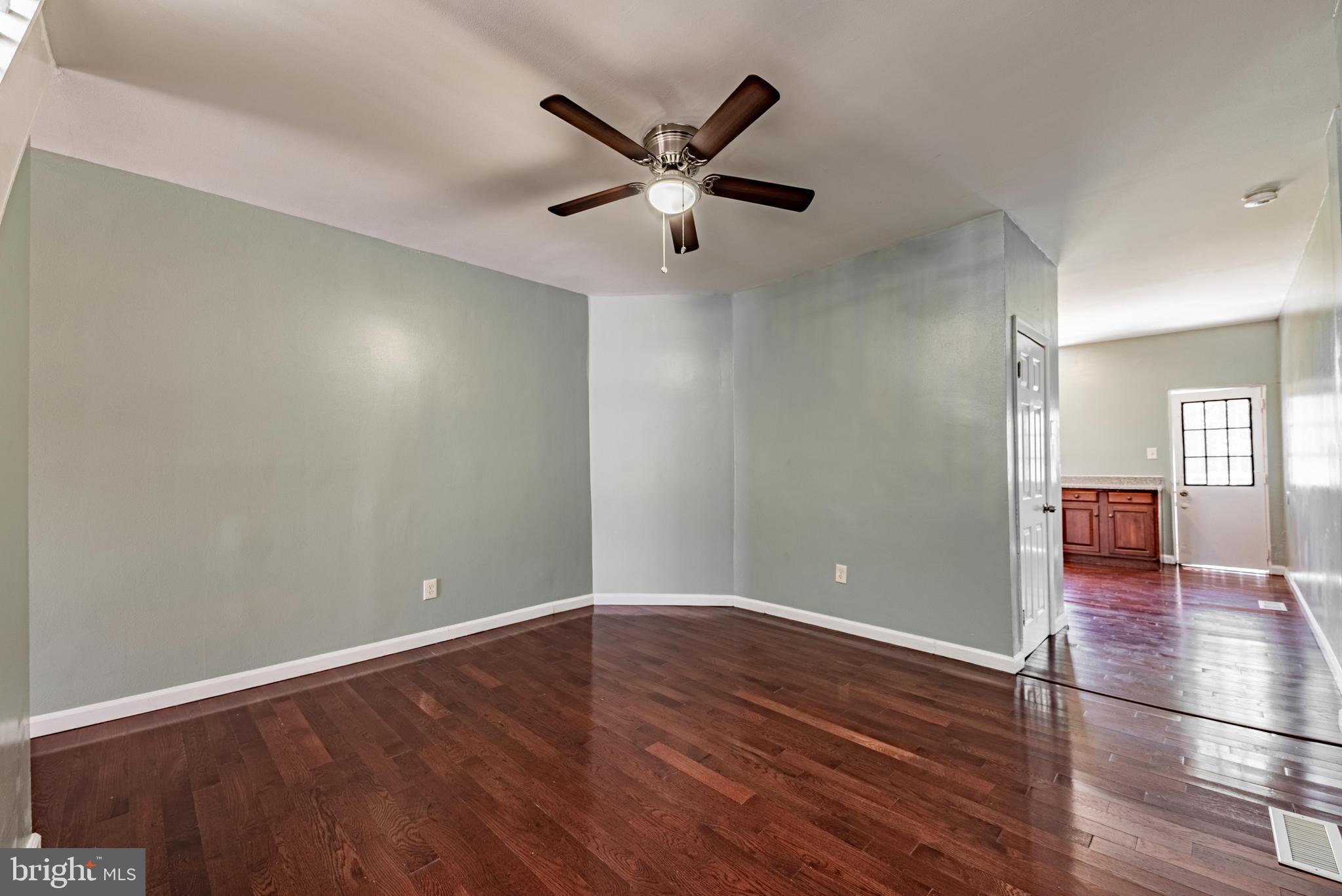 2019 E NORTH AVENUE