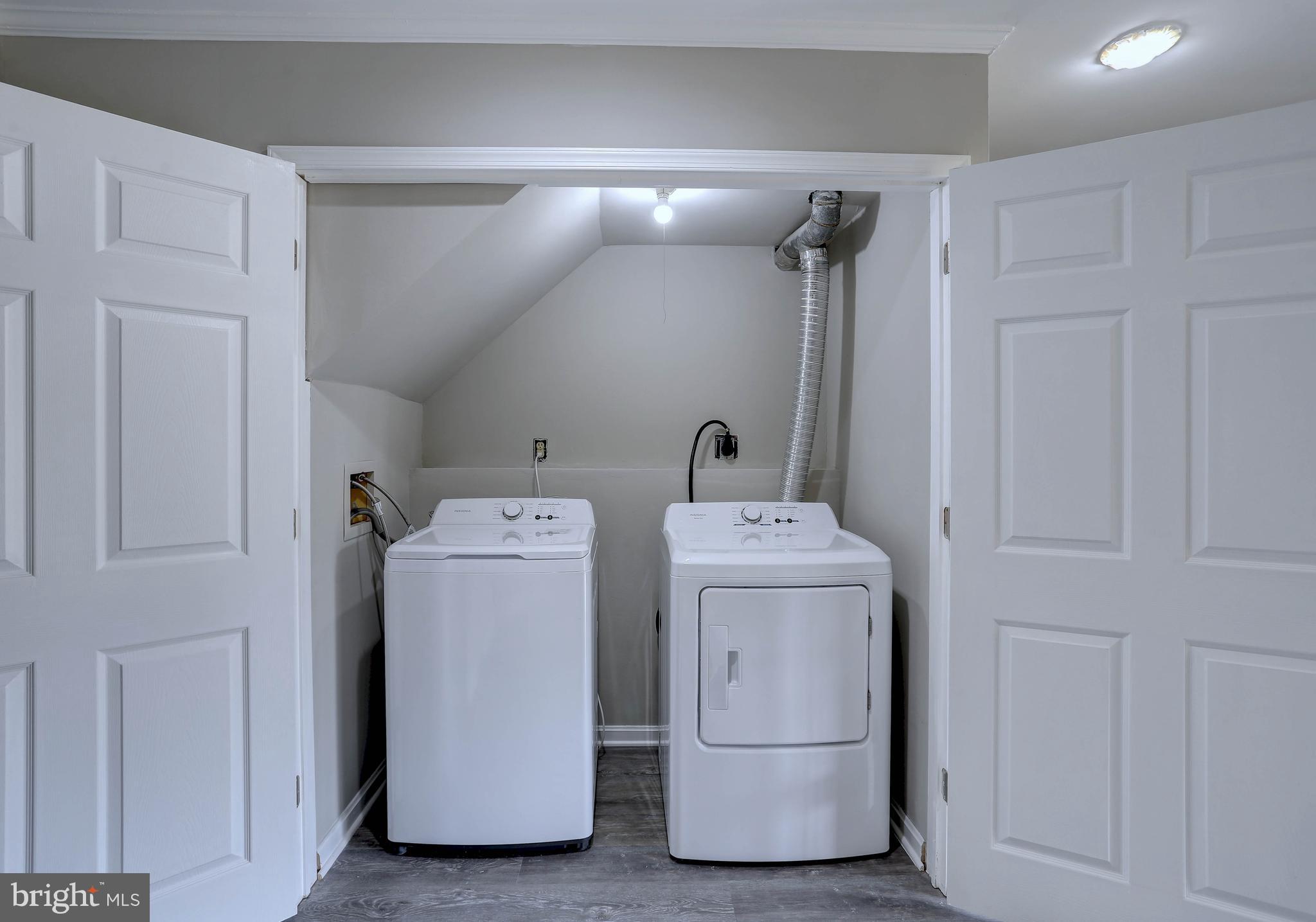 NEWPORT TOWNE - Residential