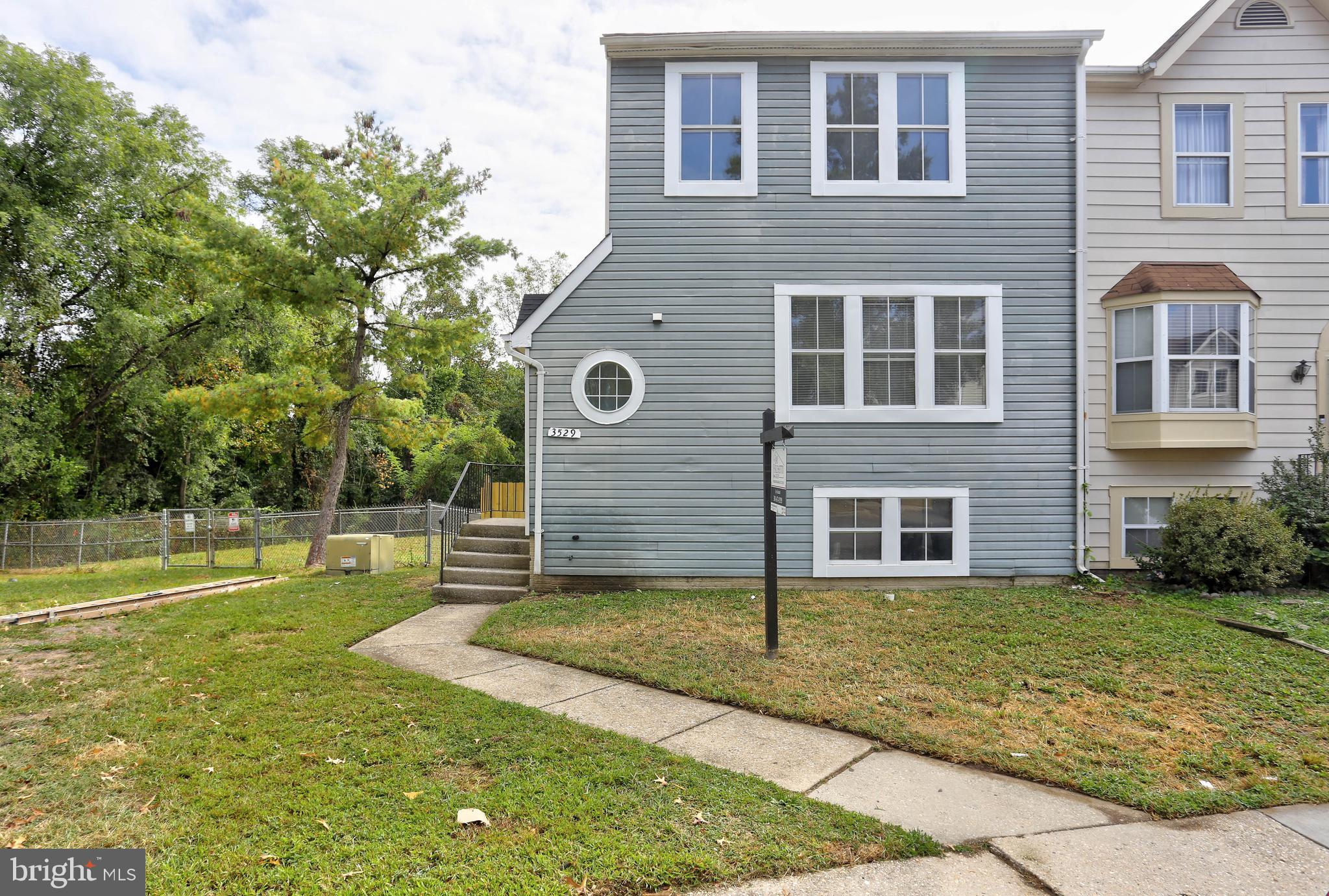 NEWPORT TOWNE - Residential