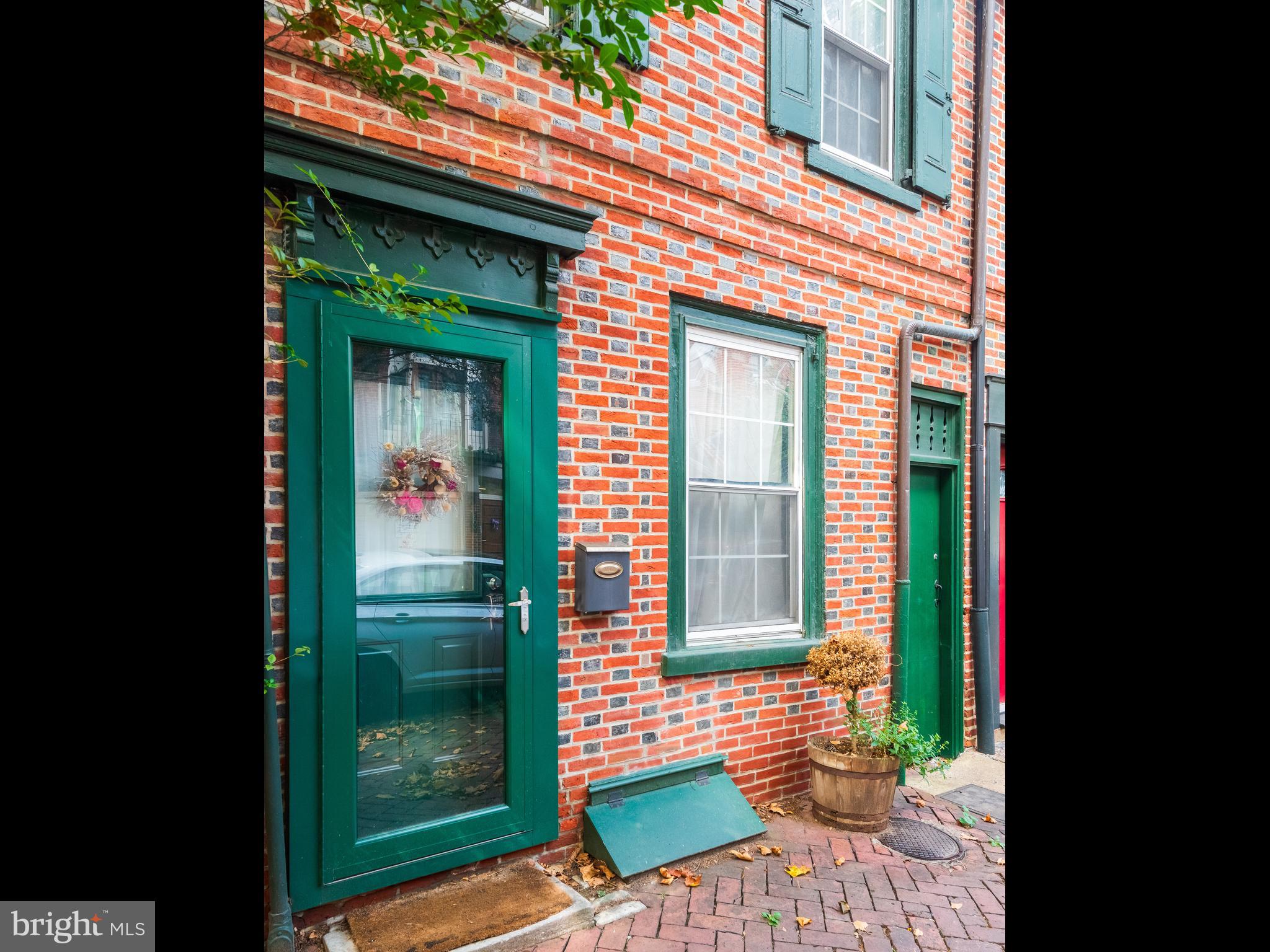 304-306 N LAWRENCE STREET