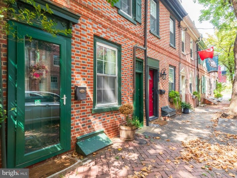 Townhouse For Sale - 304-306 N Lawrence Street<br/> PHILADELPHIA, PA 19106