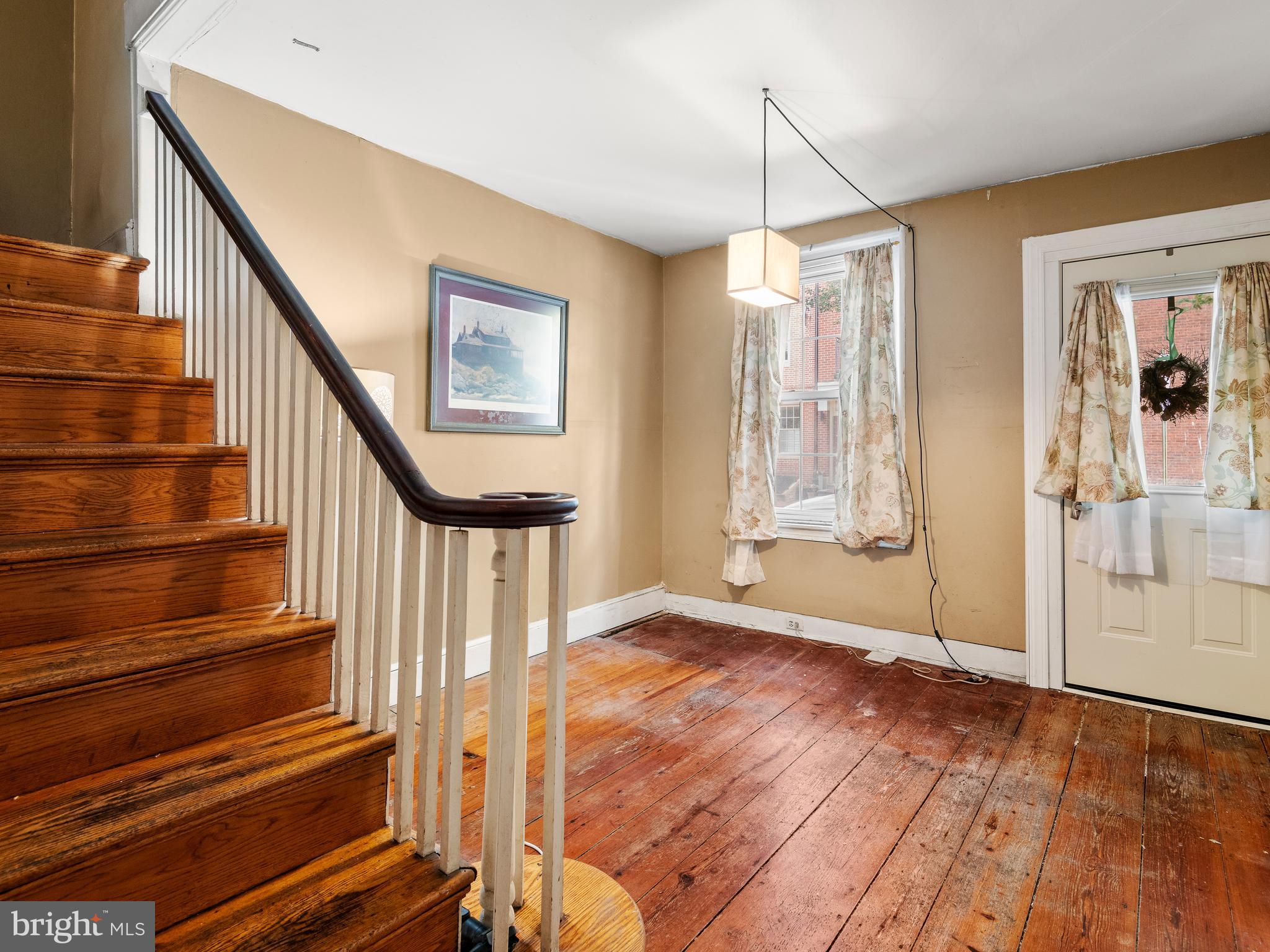 304-306 N LAWRENCE STREET