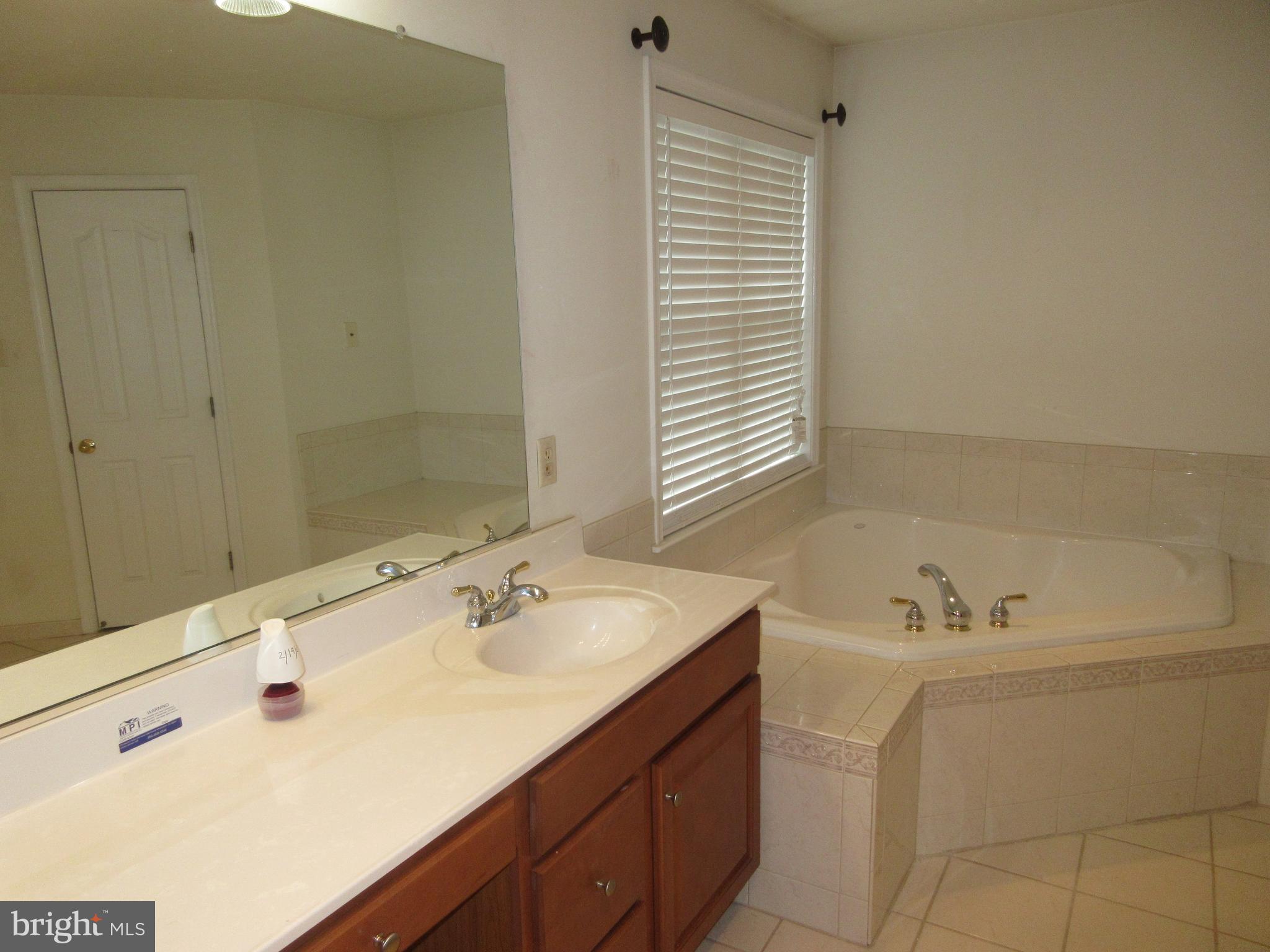 LOGANS RESERVE - Residential