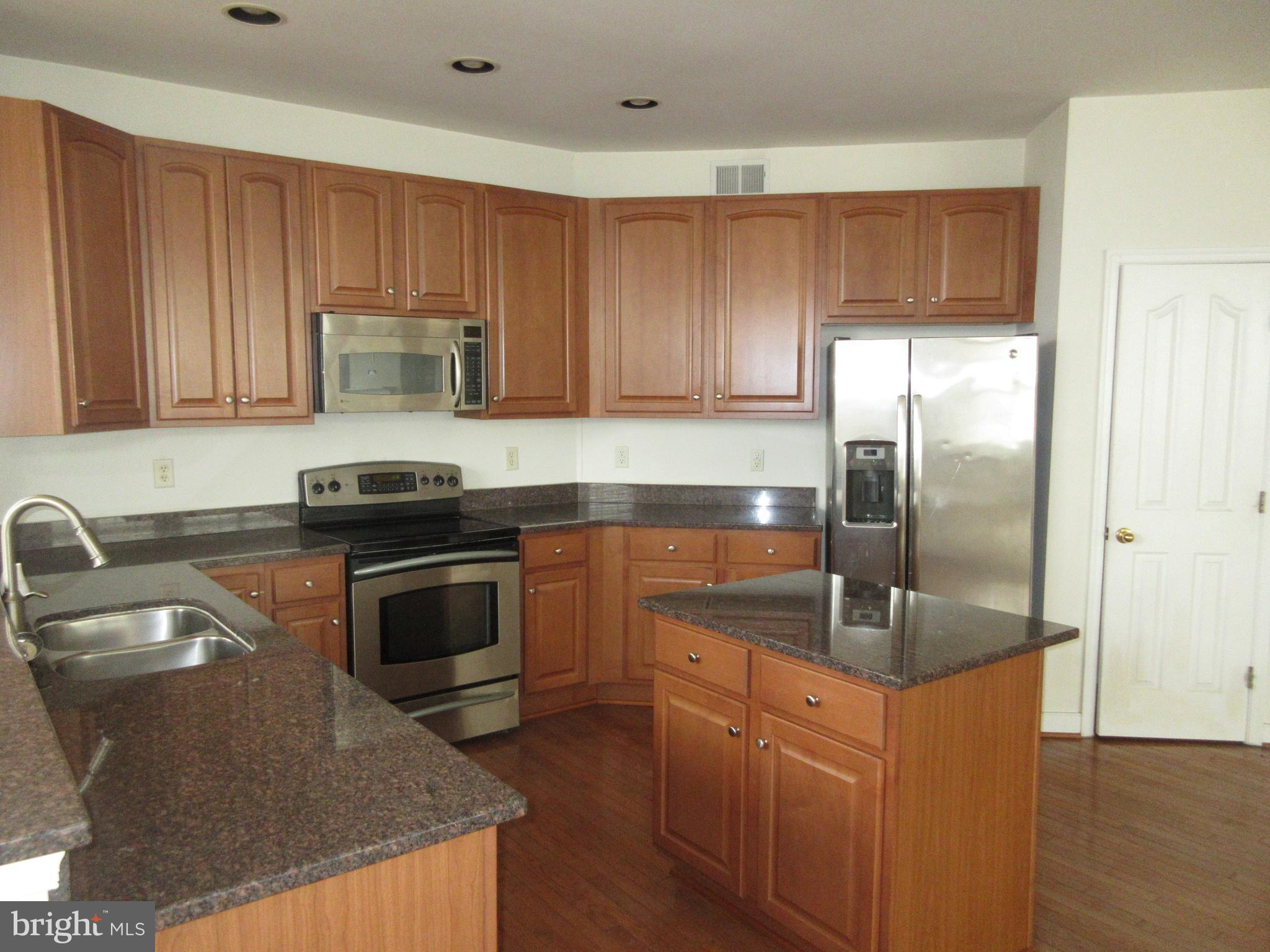 LOGANS RESERVE - Residential