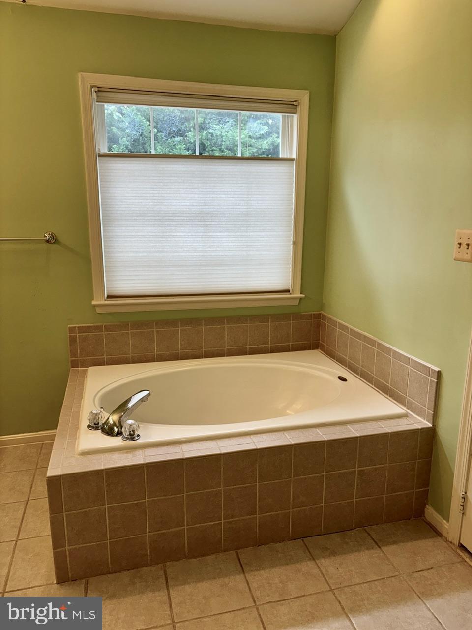 OAK TREE - Residential