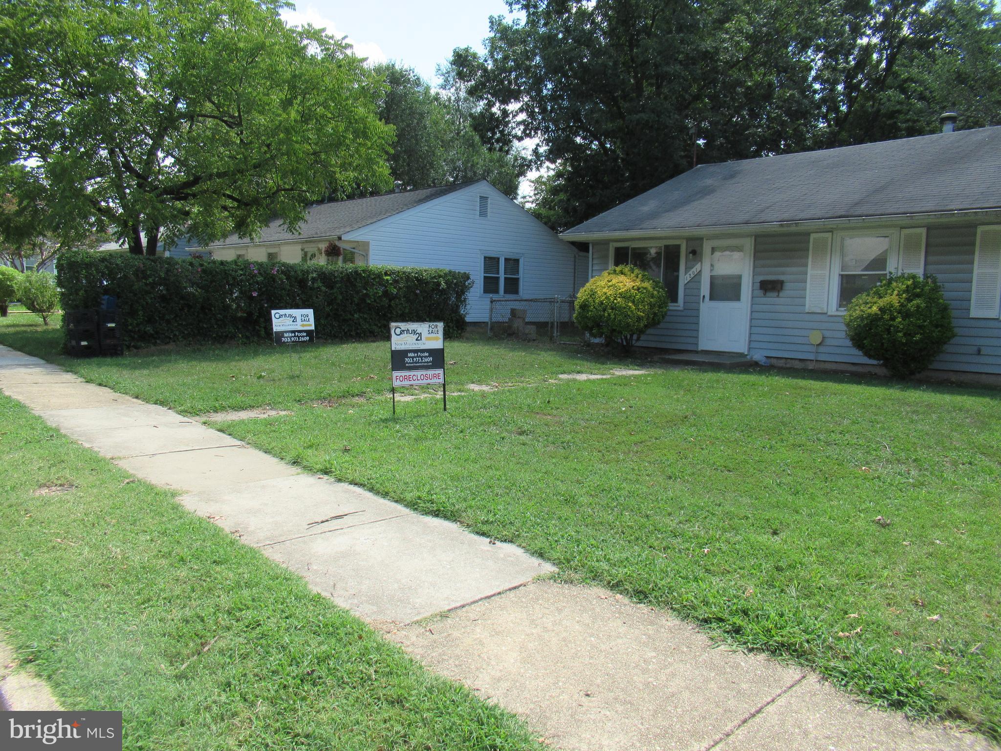 SOUTH LAWN - Residential