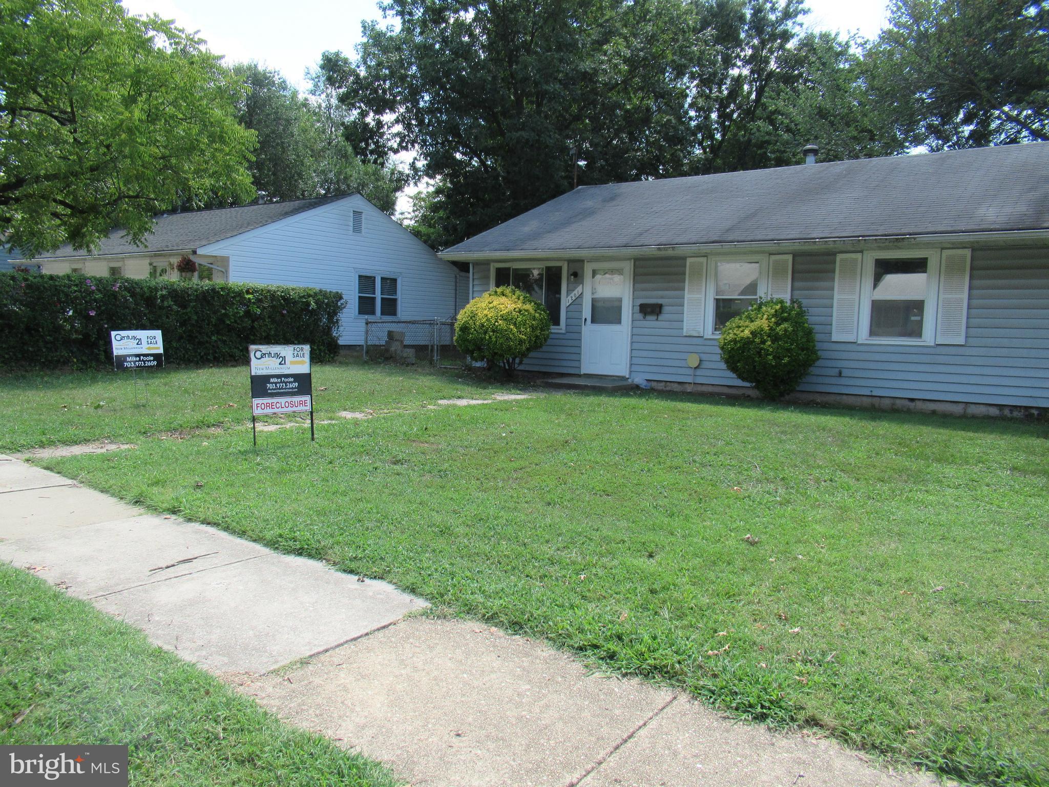 SOUTH LAWN - Residential