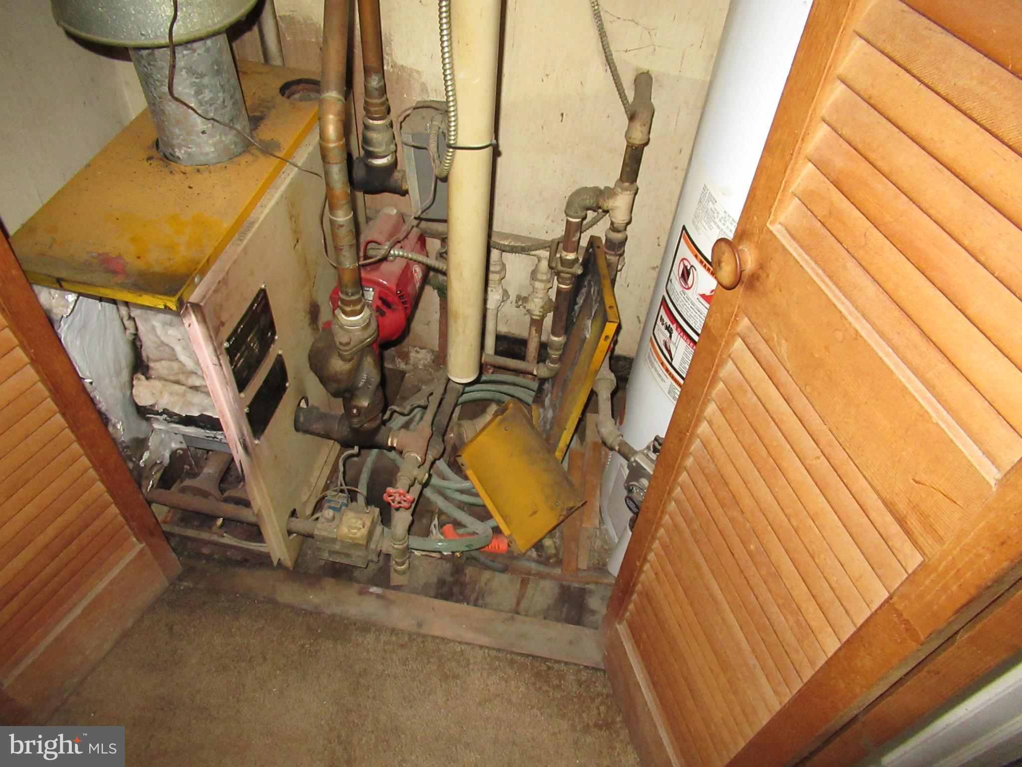 SOUTH LAWN - Residential