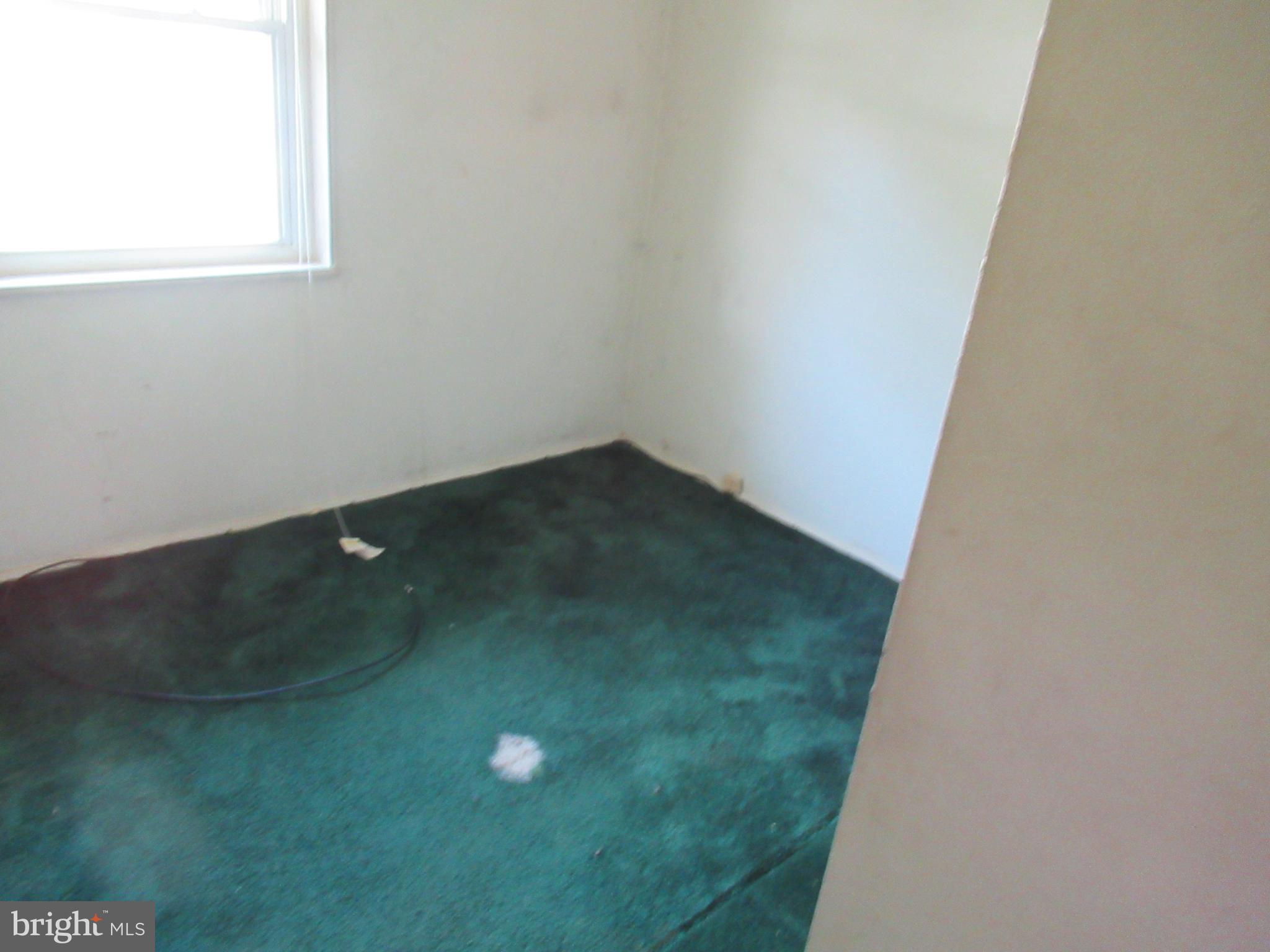 SOUTH LAWN - Residential