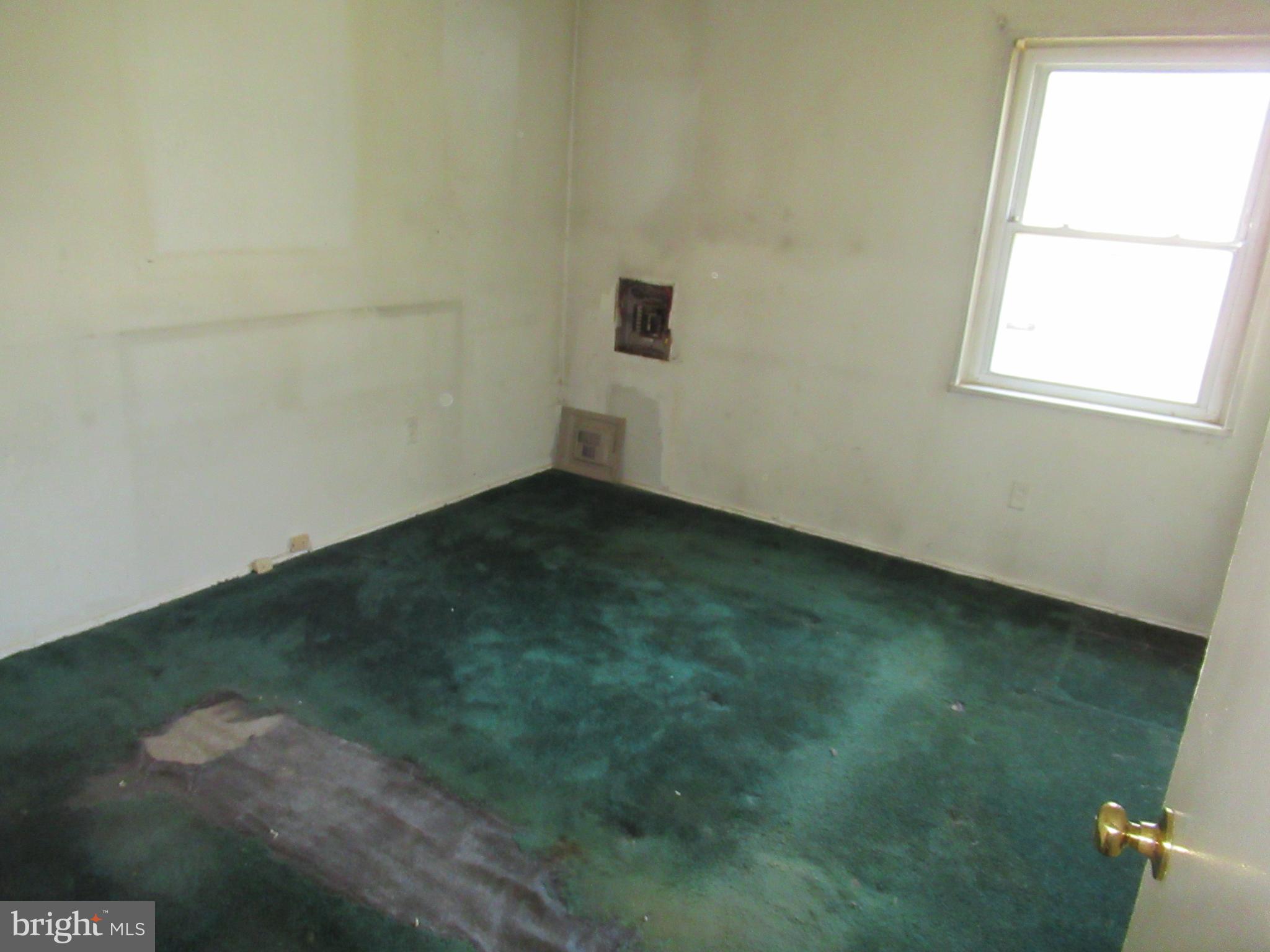 SOUTH LAWN - Residential