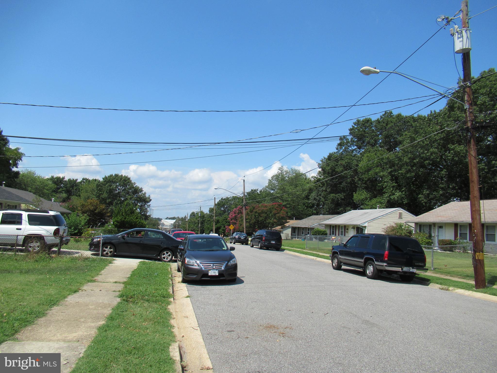 SOUTH LAWN - Residential