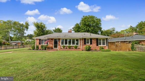 Photo of 1514 Shenandoah Road, ALEXANDRIA, VA 22308 (MLS # VAFX2339202)