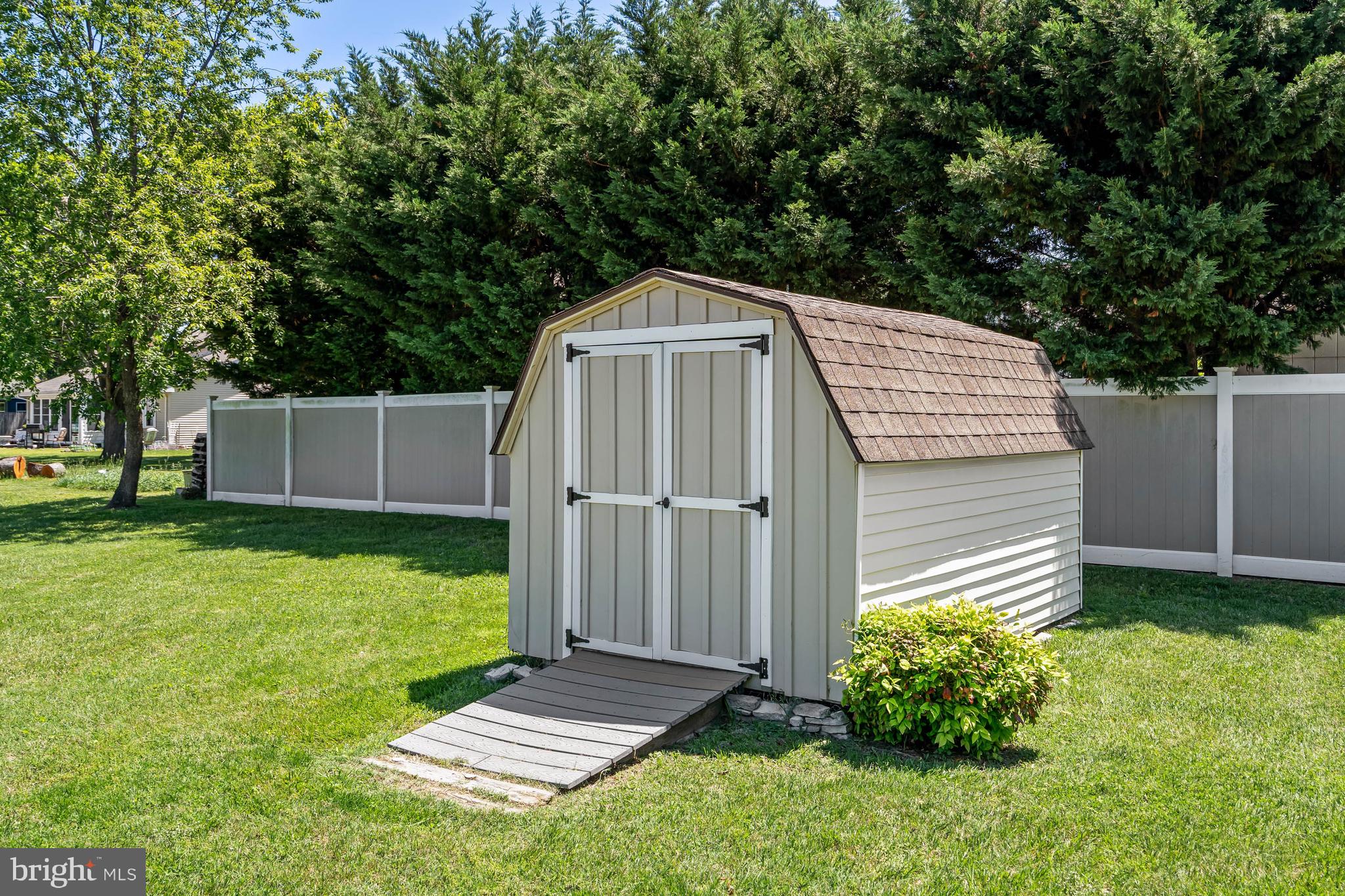 DOVE KNOLL - Residential